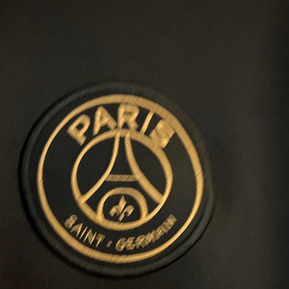 Jordan PSG Black and Burgundy Jacket - Picture 4 of 8